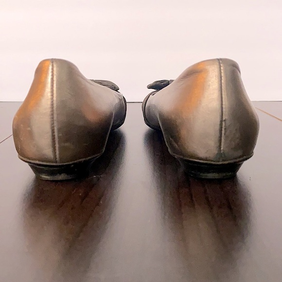 Salvatore Ferragamo Metallic Bow Tie Flat Size 6 - Picture 6 of 12